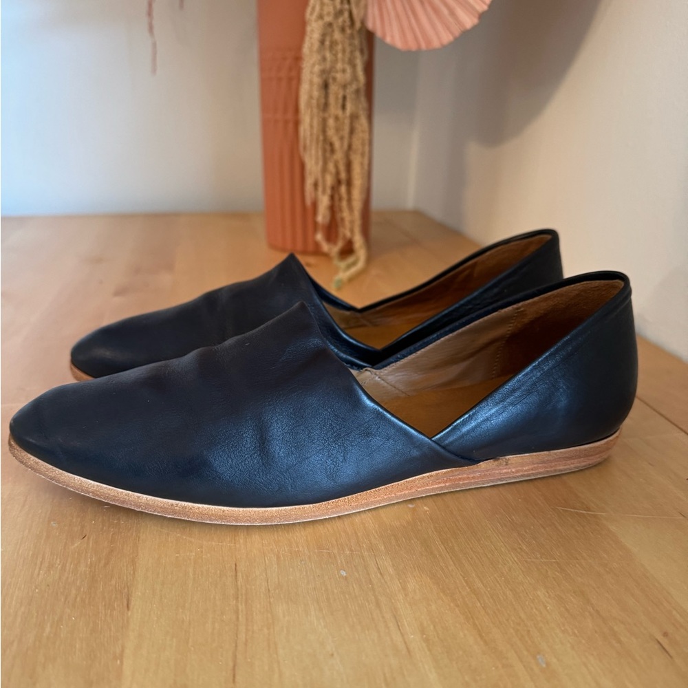 Coclico Pointed Toe Leather Flat